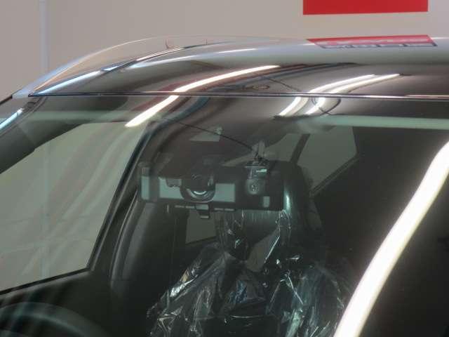 キックス １．２　Ｘ　（ｅ－ＰＯＷＥＲ）　純正メモリーナビ・ＴＶ・アラウンドビューモ　ナビ＆ＴＶ　ワンオ－ナ－車　追従クルコン　スマートキー　ＬＥＤヘッド　パワーステアリング　盗難防止システム　ドライブレコーダー　ＥＴＣ　メモリーナビ　アルミ　ＡＡＣ　キーレス　パワーウィンドウ　ＡＢＳ（14枚目）
