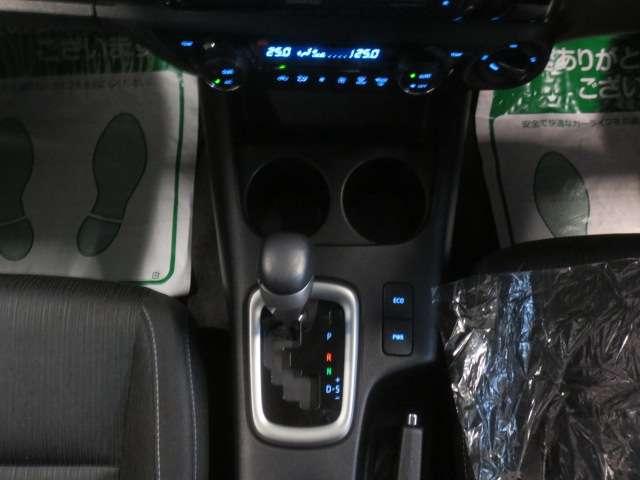 操作性の良いシフトレバー