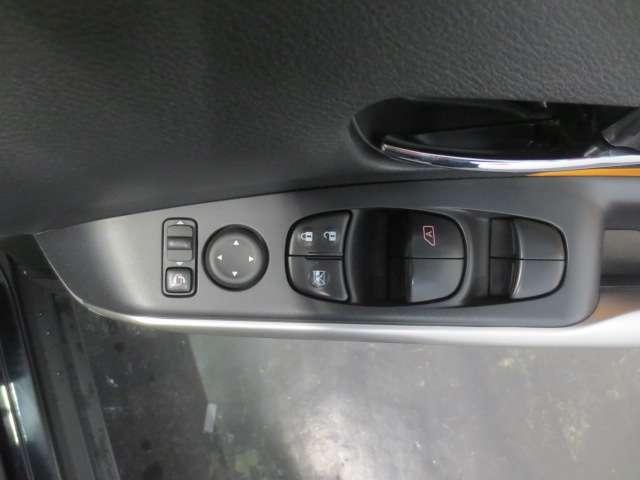 キックス １．２　Ｘ　ツートーン　インテリアエディション　（ｅ－ＰＯＷＥＲ）　エマージェンシーＢ　セキュリティ　アラウンドモニター　Ｒカメラ　ＬＥＤ　ワンオーナ　エアコン　スマートキー　メモリーナビ　キーレス　ワンセグＴＶ　ナビＴＶ　ＡＢＳ　パワーウィンドウ（11枚目）