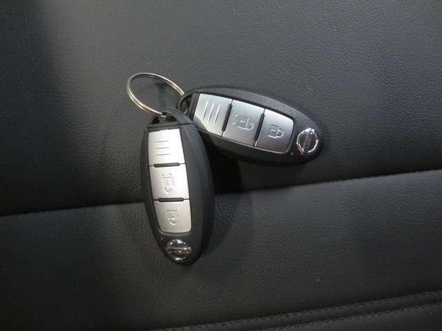 キックス １．２　Ｘ　ツートーン　インテリアエディション　（ｅ－ＰＯＷＥＲ）　エマージェンシーＢ　セキュリティ　アラウンドモニター　Ｒカメラ　ＬＥＤ　ワンオーナ　エアコン　スマートキー　メモリーナビ　キーレス　ワンセグＴＶ　ナビＴＶ　ＡＢＳ　パワーウィンドウ（16枚目）