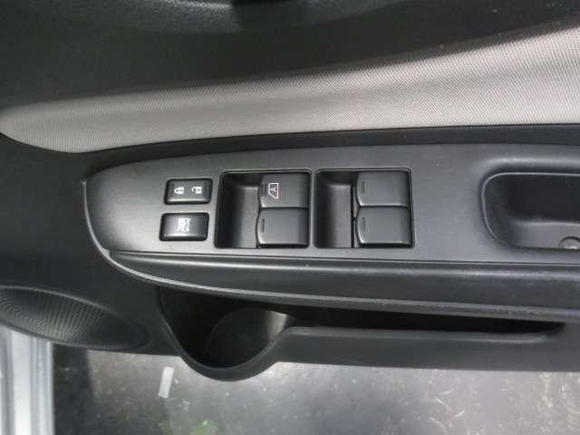 ノート １．２　ｅ－ＰＯＷＥＲ　Ｘ　Ｖセレクション　社外メモリーナビ・ＴＶ・アラウンドビューモ　アラウンドカメラ　運転席助手席エアバック　エアバッグ　衝突被害軽減装置　イモビライザー　ＬＥＤヘッドライト　パワーウインドウ　レーンアシスト　ＥＴＣ　アルミホイール　スマートキー　フルオートエアコン（9枚目）