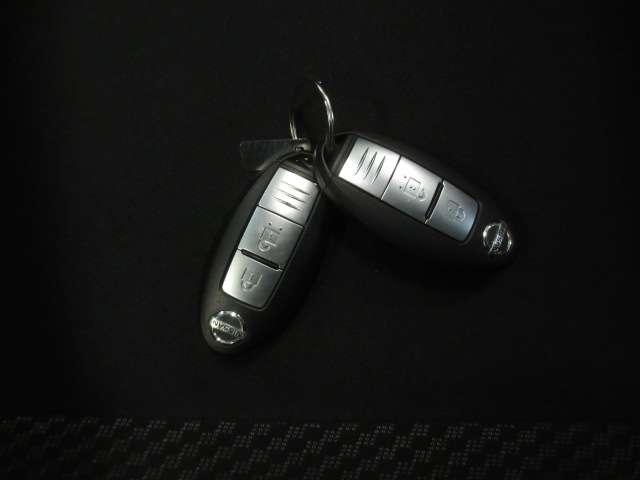 ノート １．２　ｅ－ＰＯＷＥＲ　Ｘ　Ｖセレクション　社外メモリーナビ・ＴＶ・アラウンドビューモ　アラウンドカメラ　運転席助手席エアバック　エアバッグ　衝突被害軽減装置　イモビライザー　ＬＥＤヘッドライト　パワーウインドウ　レーンアシスト　ＥＴＣ　アルミホイール　スマートキー　フルオートエアコン（13枚目）