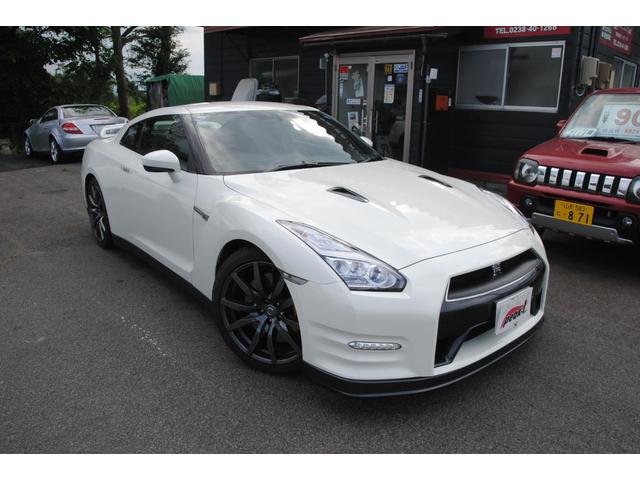 ＧＴ－Ｒ ブラックエディション　４ＷＤ　フライホイール交換済　禁煙車　ＭＹ１４仕様＆ＭＹ１７イナズマライト　ＭＹ１４テールライト　ビルトインＥＴＣ　Ｂカメラ　ブレンボキャリパー　デイライト　　整備記録大量（2枚目）