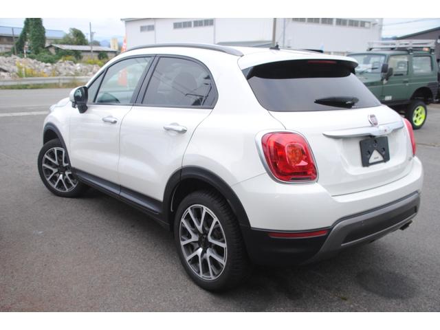 ５００Ｘ クロス　プラス　４ＷＤ　１４００ターボ　レーダクルーズ　本革シート　シートヒーター　ブラインドスポットモニター　アイドリングストップ　バックカメラ　コーナーセンサー　車検整備２年付き　プッシュスタート　禁煙車（10枚目）