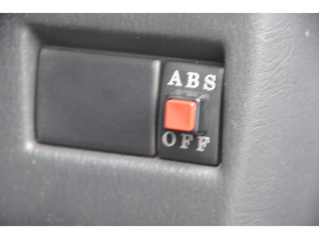 ジムニー ＸＧ　４ＷＤ　ターボ　関東オーナー車　関東仕入　２インチリフトアップ　ＥＴＣ　ＡＢＳキャンセラースイッチ　ＥＴＣ　３年間走行無制限保証　車検整備２年付き　サイドシルガード（17枚目）