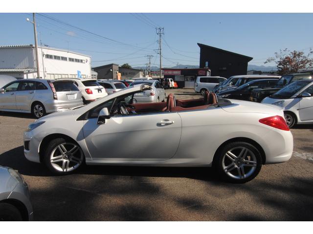 ３０８ ＣＣ　グリフ　後期　１．６Ｌターボ　デイライト　バリオルーフオープンカー　本革シート　左ハンドル　禁煙車　ＥＴＣ　車検整備２年付き　ネックヒーター　シートヒーター（12枚目）