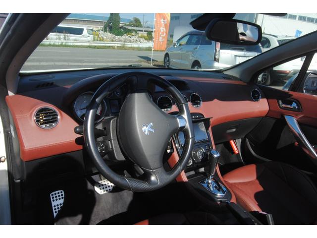 ３０８ ＣＣ　グリフ　後期　１．６Ｌターボ　デイライト　バリオルーフオープンカー　本革シート　左ハンドル　禁煙車　ＥＴＣ　車検整備２年付き　ネックヒーター　シートヒーター（15枚目）