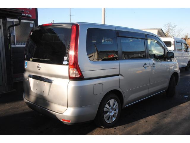 セレナ チェアキャブリフタータイプ 4WD 両側パワースライドドア 電動バックドア ETC 後席フリップダウンモニター 禁煙車 福祉車両 5ナンバーサイズ 3年間走行無制限保証 車検整備2年付き Bカメラ(25枚目)