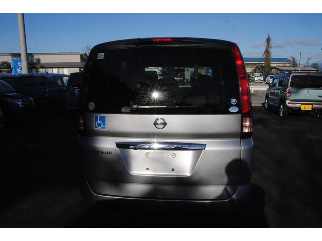 セレナ チェアキャブリフタータイプ 4WD 両側パワースライドドア 電動バックドア ETC 後席フリップダウンモニター 禁煙車 福祉車両 5ナンバーサイズ 3年間走行無制限保証 車検整備2年付き Bカメラ(26枚目)