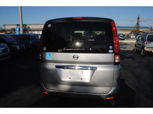 セレナ チェアキャブリフタータイプ 4WD 両側パワースライドドア 電動バックドア ETC 後席フリップダウンモニター 禁煙車 福祉車両 5ナンバーサイズ 3年間走行無制限保証 車検整備2年付き Bカメラ(28枚目)