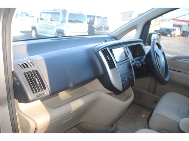 セレナ チェアキャブリフタータイプ 4WD 両側パワースライドドア 電動バックドア ETC 後席フリップダウンモニター 禁煙車 福祉車両 5ナンバーサイズ 3年間走行無制限保証 車検整備2年付き Bカメラ(47枚目)