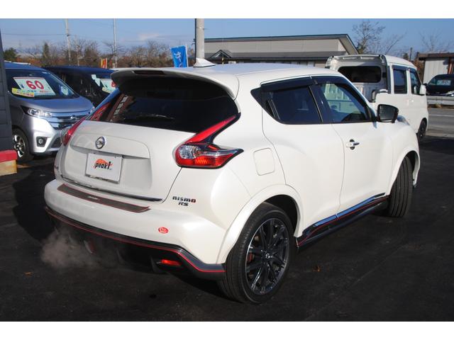 ジューク ニスモ　ＲＳ　４ＷＤ　８速ＣＶＴ　ＭＲ１６ＤＤＴニスモＲＳ専用チューン　ＲＳ専用大径ブレーキローター　キャリパーＲＳレッド　ＲＳエキゾースト　　３年間走行無制限保証　ＥＴＣ　全方位モニター　オートライト　寒冷地仕様（10枚目）