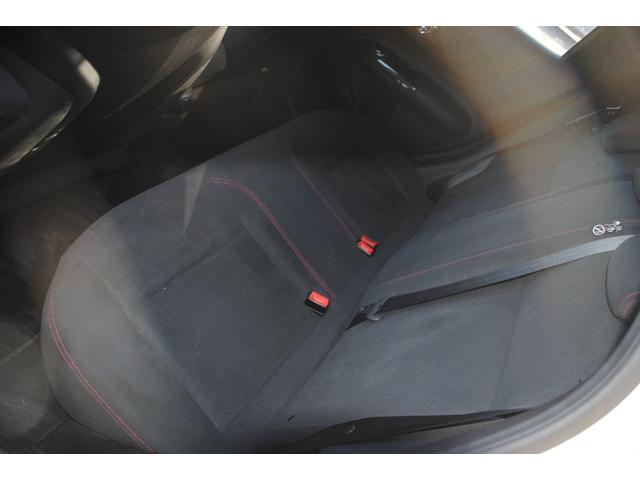 ジューク ニスモ　ＲＳ　４ＷＤ　８速ＣＶＴ　ＭＲ１６ＤＤＴニスモＲＳ専用チューン　ＲＳ専用大径ブレーキローター　キャリパーＲＳレッド　ＲＳエキゾースト　　３年間走行無制限保証　ＥＴＣ　全方位モニター　オートライト　寒冷地仕様（30枚目）