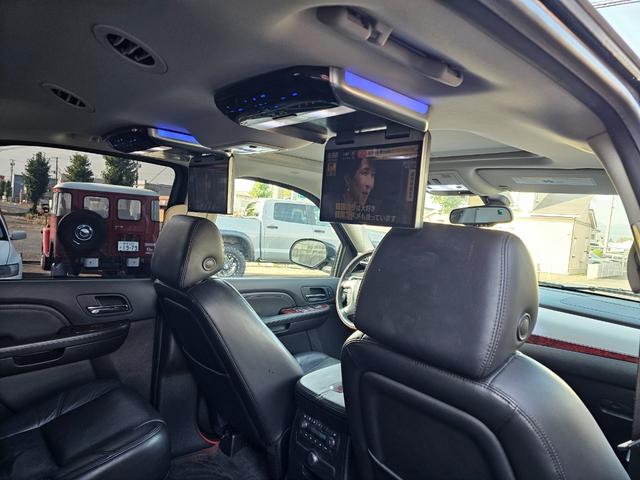 キャデラックエスカレード 新車並行 AWD 車検令和9年6月4日 ギブソンマフラー 社外AW NEWタイヤ VIPERセキュリティー(15枚目)