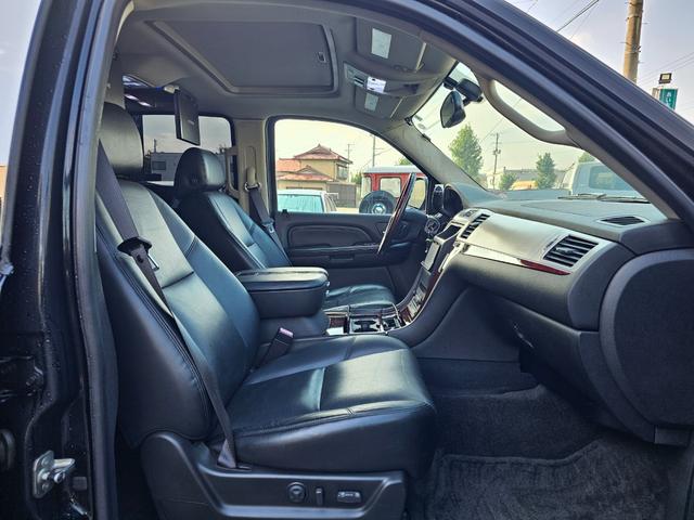 キャデラックエスカレード 新車並行 AWD 車検令和9年6月4日 ギブソンマフラー 社外AW NEWタイヤ VIPERセキュリティー(27枚目)