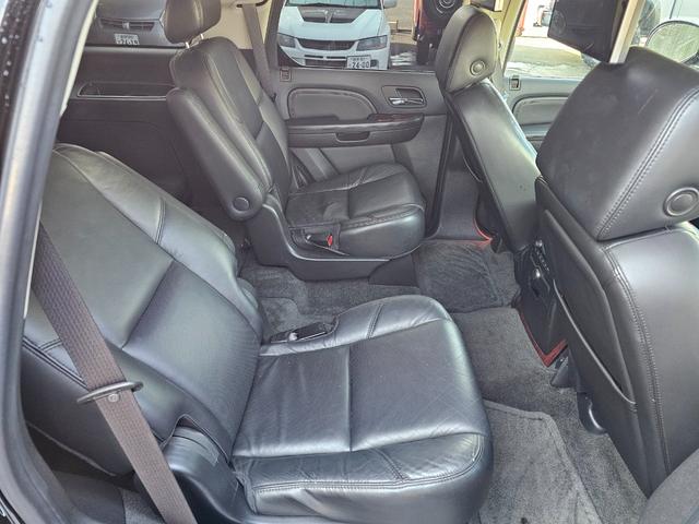 キャデラックエスカレード 新車並行 AWD 車検令和9年6月4日 ギブソンマフラー 社外AW NEWタイヤ VIPERセキュリティー(29枚目)