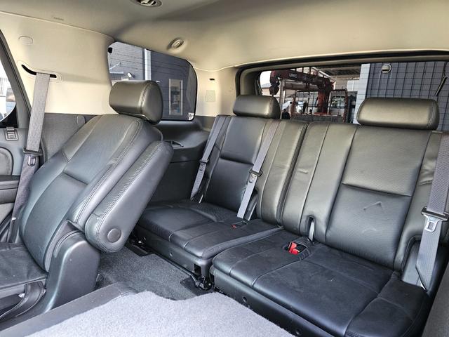 キャデラックエスカレード 新車並行 AWD 車検令和9年6月4日 ギブソンマフラー 社外AW NEWタイヤ VIPERセキュリティー(32枚目)