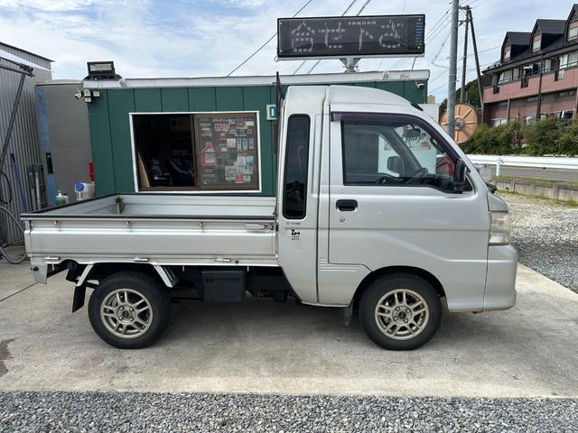 ハイゼットトラック ジャンボ　車検整備Ｒ／９／１０　ジャンボ　ＡＴ　４ＷＤ　ナビ　ワンセグ　エアコン　パワステ　パワーウインドウ　キーレス（4枚目）