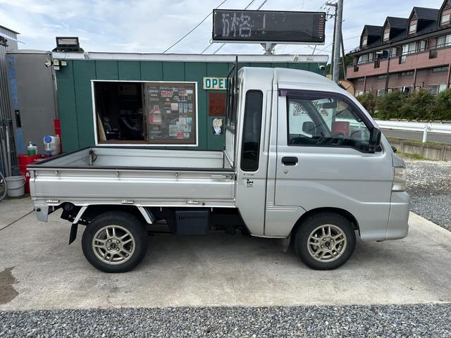 ハイゼットトラック ジャンボ　車検整備Ｒ／９／１０　ジャンボ　ＡＴ　４ＷＤ　ナビ　ワンセグ　エアコン　パワステ　パワーウインドウ　キーレス（12枚目）