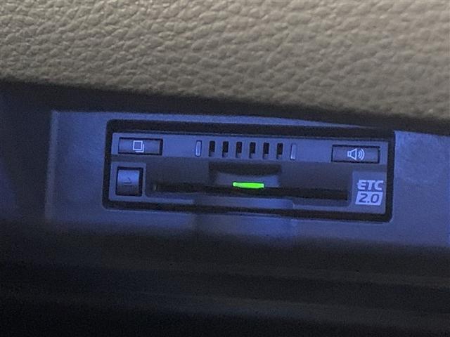 ハリアー プレミアム　４ＷＤ　フルセグ　メモリーナビ　ＤＶＤ再生　バックカメラ　衝突被害軽減システム　ＥＴＣ　ＬＥＤヘッドランプ　ワンオーナー　フルエアロ　アイドリングストップ（18枚目）