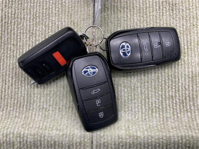 ハリアーハイブリッド Z レザーパッケージ 革シート 4WD フルセグ メモリーナビ ミュージックプレイヤー接続可 バックカメラ 衝突被害軽減システム ETC ドラレコ LEDヘッドランプ(15枚目)