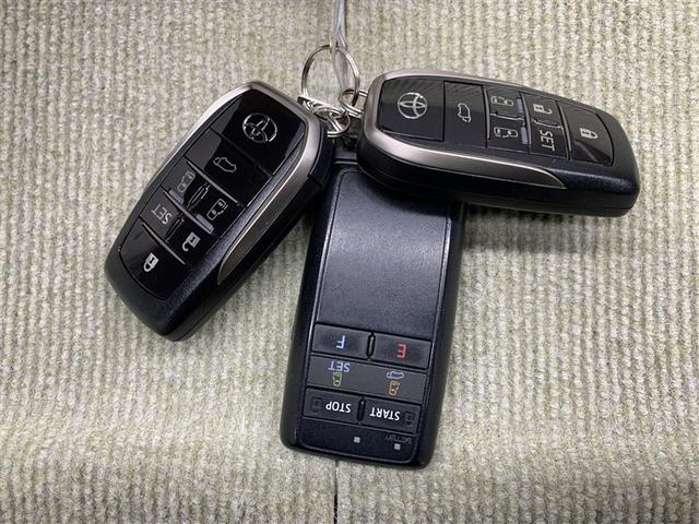 アルファードハイブリッド SR Cパッケージ 4WD フルセグ メモリーナビ DVD再生 ミュージックプレイヤー接続可 後席モニター バックカメラ 衝突被害軽減システム ETC ドラレコ 両側電動スライド LEDヘッドランプ 乗車定員7人(17枚目)