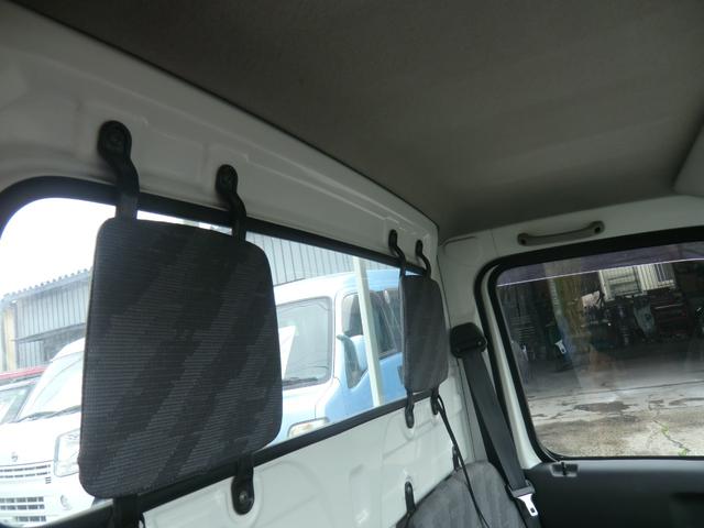 キャリイトラック ＫＣ　エアコンパワステ３ポウ開き４ＷＤ関東仕入れの錆の無い車（17枚目）