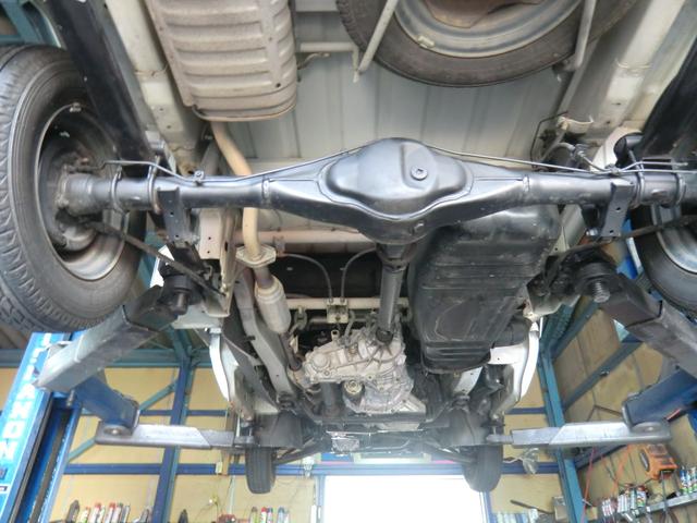 キャリイトラック ＫＣ　エアコンパワステ３ポウ開き４ＷＤ関東仕入れの錆の無い車（18枚目）