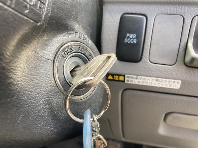 Xリミテッド 4WD ETC クリアランスソナー 電動スライドドア 電動格納ミラー 3列シート フルフラット ウォークスルー AT アルミホイール CD 衝突安全ボディ ABS エアコン パワーステアリング(9枚目)