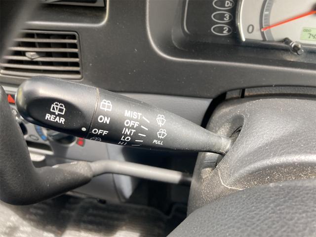 L 4WD キーレスエントリー 電動格納ミラー ベンチシート AT 盗難防止システム CD カセット アルミホイール 衝突安全ボディ エアコン パワーステアリング パワーウィンドウ(7枚目)