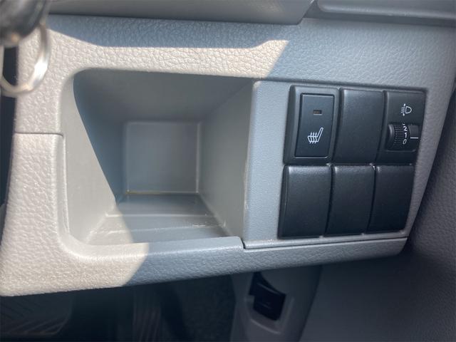FX 4WD キーレスエントリー 電動格納ミラー シートヒーター ベンチシート AT 盗難防止システム CD 衝突安全ボディ エアコン ドアバイザー 運転席エアバッグ 助手席エアバッグ(6枚目)
