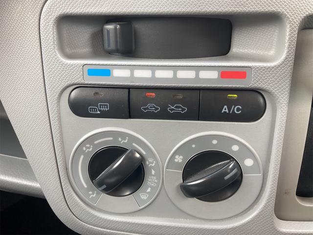 FX 4WD キーレスエントリー 電動格納ミラー シートヒーター ベンチシート AT 盗難防止システム CD 衝突安全ボディ エアコン ドアバイザー 運転席エアバッグ 助手席エアバッグ(9枚目)