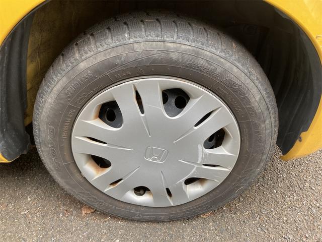 フィット Ｇ　キーレスエントリー　電動格納ミラー　ＣＶＴ　盗難防止システム　衝突安全ボディ　ＡＢＳ　ＣＤ　エアコン　パワーステアリング　パワーウィンドウ（5枚目）
