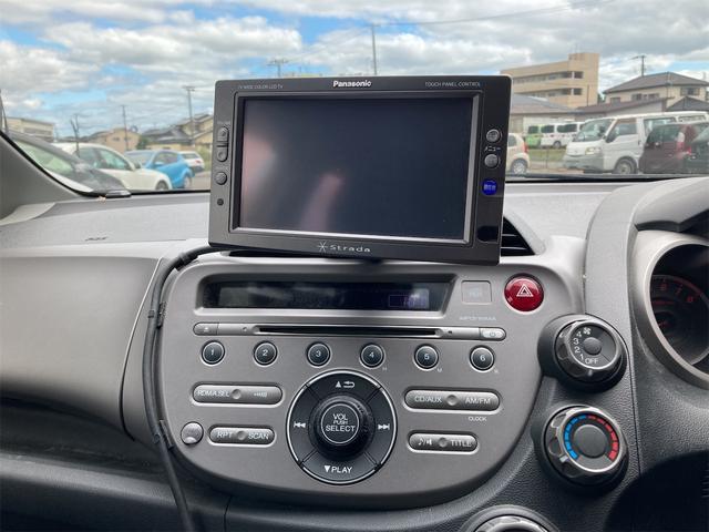 フィット Ｇ　キーレスエントリー　電動格納ミラー　ＣＶＴ　盗難防止システム　衝突安全ボディ　ＡＢＳ　ＣＤ　エアコン　パワーステアリング　パワーウィンドウ（6枚目）