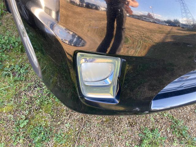 エスティマハイブリッド Ｘ　４ＷＤ　ハイブリッド　両側スライドドア　オートクルーズコントロール　ＨＩＤ　スマートキー　ＣＶＴ　盗難防止システム　衝突安全ボディ　アルミホイール　ミュージックプレイヤー接続可　３列シート　ＡＢＳ（17枚目）