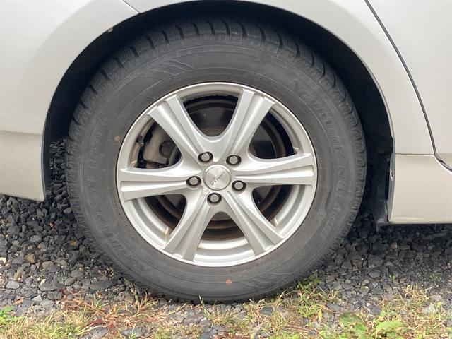 プリウス Ｓ　ＥＴＣ　アルミホイール　ＣＶＴ　スマートキー　電動格納ミラー　盗難防止システム　ＣＤ　ミュージックプレイヤー接続可　衝突安全ボディ　ＡＢＳ　ＥＳＣ　エアコン　パワーステアリング　パワーウィンドウ（5枚目）