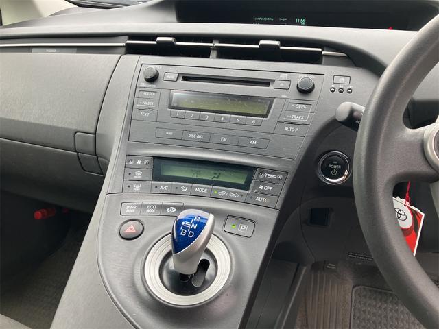 プリウス Ｓ　ＥＴＣ　アルミホイール　ＣＶＴ　スマートキー　電動格納ミラー　盗難防止システム　ＣＤ　ミュージックプレイヤー接続可　衝突安全ボディ　ＡＢＳ　ＥＳＣ　エアコン　パワーステアリング　パワーウィンドウ（7枚目）