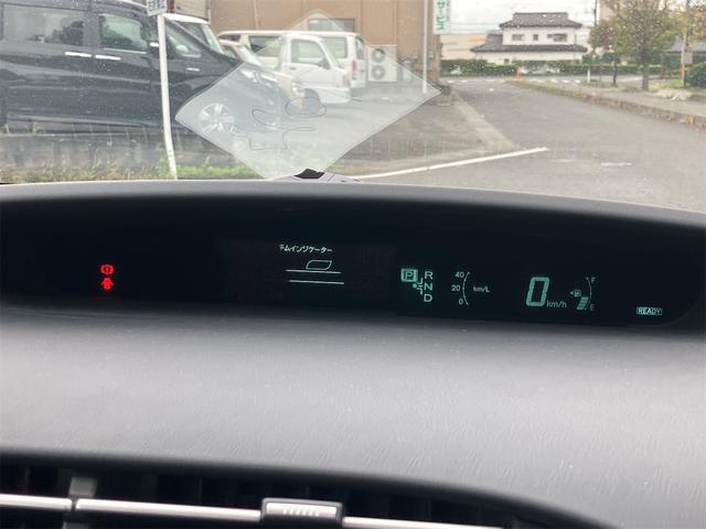 プリウス Ｓ　ＥＴＣ　アルミホイール　ＣＶＴ　スマートキー　電動格納ミラー　盗難防止システム　ＣＤ　ミュージックプレイヤー接続可　衝突安全ボディ　ＡＢＳ　ＥＳＣ　エアコン　パワーステアリング　パワーウィンドウ（12枚目）