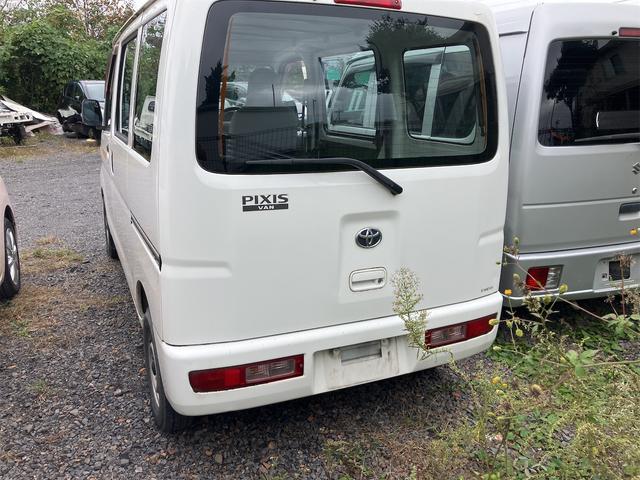 ピクシスバン スペシャル　４ＷＤ　ＭＴ　両側スライドドア　ＡＢＳ　エアコン　運転席エアバッグ　助手席エアバッグ（3枚目）