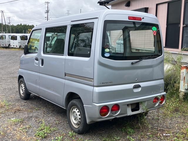 ミニキャブバン ＣＬ　４ＷＤ　ＭＴ　両側スライドドア　エアコン　運転席エアバッグ　助手席エアバッグ　ＣＤ（10枚目）