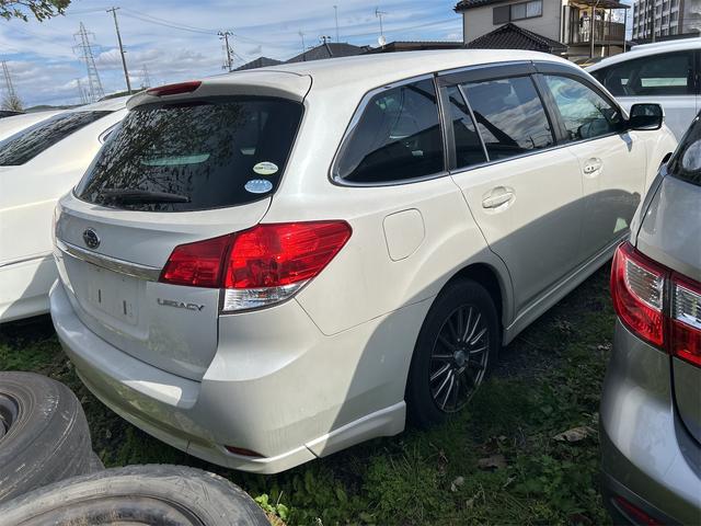 レガシィツーリングワゴン ２．５ｉ　Ｌパッケージ　４ＷＤ　ＥＴＣ　ナビ　アルミホイール　ＨＩＤ　スマートキー　電動格納ミラー　ＣＶＴ　盗難防止システム　衝突安全ボディ　ＡＢＳ　ＥＳＣ　ＣＤ　ＤＶＤ再生　ミュージックプレイヤー接続可　エアコン（4枚目）