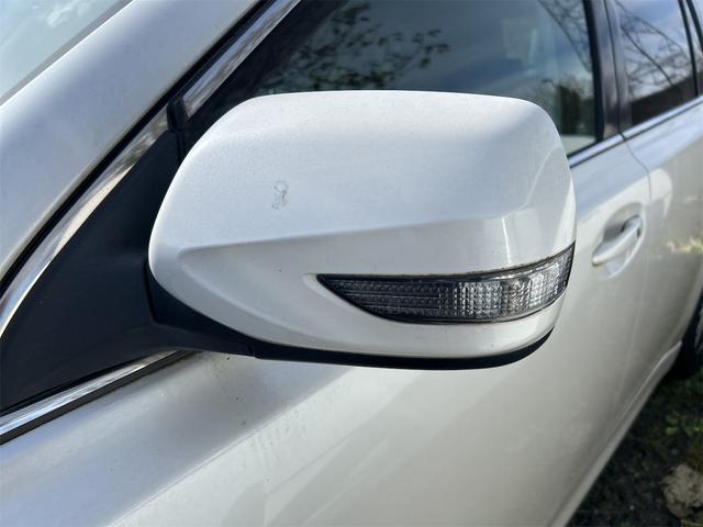 レガシィツーリングワゴン ２．５ｉ　Ｌパッケージ　４ＷＤ　ＥＴＣ　ナビ　アルミホイール　ＨＩＤ　スマートキー　電動格納ミラー　ＣＶＴ　盗難防止システム　衝突安全ボディ　ＡＢＳ　ＥＳＣ　ＣＤ　ＤＶＤ再生　ミュージックプレイヤー接続可　エアコン（7枚目）