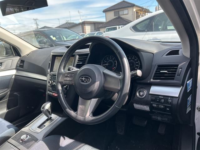 レガシィツーリングワゴン ２．５ｉ　Ｌパッケージ　４ＷＤ　ＥＴＣ　ナビ　アルミホイール　ＨＩＤ　スマートキー　電動格納ミラー　ＣＶＴ　盗難防止システム　衝突安全ボディ　ＡＢＳ　ＥＳＣ　ＣＤ　ＤＶＤ再生　ミュージックプレイヤー接続可　エアコン（11枚目）