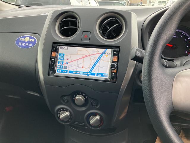 ノート Ｘ　ＥＴＣ　ナビ　ＴＶ　スマートキー　アイドリングストップ　電動格納ミラー　ＣＶＴ　盗難防止システム　衝突安全ボディ　ＡＢＳ　ミュージックプレイヤー接続可　エアコン　パワーステアリング　パワーウィンドウ（5枚目）