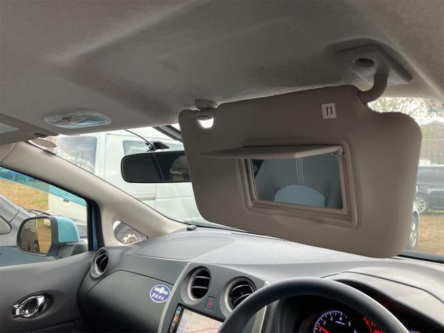 ノート Ｘ　ＥＴＣ　ナビ　ＴＶ　スマートキー　アイドリングストップ　電動格納ミラー　ＣＶＴ　盗難防止システム　衝突安全ボディ　ＡＢＳ　ミュージックプレイヤー接続可　エアコン　パワーステアリング　パワーウィンドウ（8枚目）