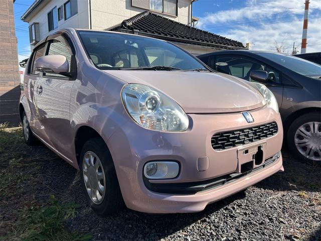 パッソ プラスハナ　Ｇパッケージ　スマートキー　アイドリングストップ　電動格納ミラー　ＣＶＴ　盗難防止システム　衝突安全ボディ　ベンチシート　ＡＢＳ　ＥＳＣ　ＣＤ　エアコン（7枚目）