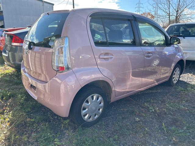 パッソ プラスハナ　Ｇパッケージ　スマートキー　アイドリングストップ　電動格納ミラー　ＣＶＴ　盗難防止システム　衝突安全ボディ　ベンチシート　ＡＢＳ　ＥＳＣ　ＣＤ　エアコン（8枚目）