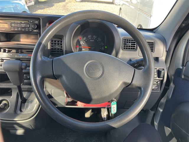 ハイゼットカーゴ クルーズ　４ＷＤ　ＡＴ　両側スライドドア　電動格納ミラー　ＡＢＳ　エアコン　パワーステアリング　パワーウィンドウ　運転席エアバッグ　助手席エアバッグ　ＣＤ（2枚目）