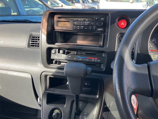 ハイゼットカーゴ クルーズ　４ＷＤ　ＡＴ　両側スライドドア　電動格納ミラー　ＡＢＳ　エアコン　パワーステアリング　パワーウィンドウ　運転席エアバッグ　助手席エアバッグ　ＣＤ（5枚目）