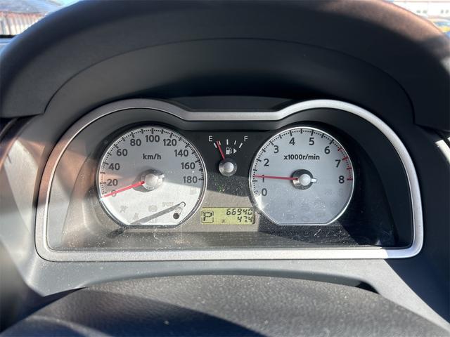 ウイングロード １５Ｍ　ナビ　オートライト　スマートキー　電動格納ミラー　ＣＶＴ　盗難防止システム　衝突安全ボディ　ＡＢＳ　エアコン（3枚目）